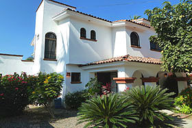Bucerias rental villa side