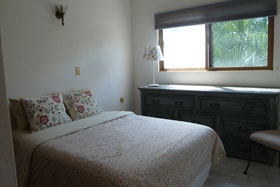 Villa rental queen bed